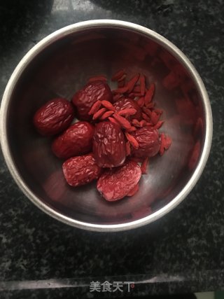 海底椰煲鸡汤的做法步骤：6
