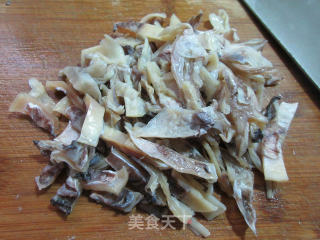 乌贼鲞炒芹菜的做法步骤：4