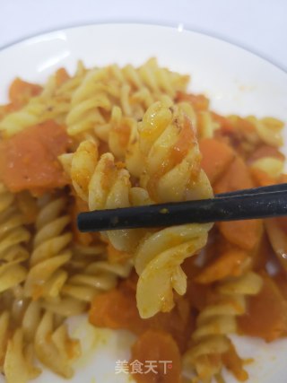 花式精致简餐：南瓜炒意面的做法步骤：6