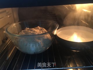 中种牛奶甜吐司的做法步骤：2