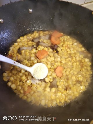 锅烧炒玉米粒的做法步骤：5