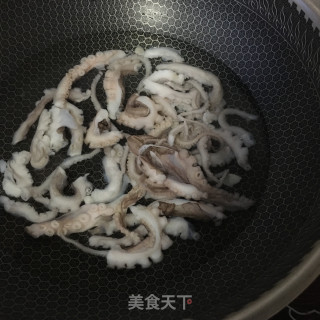 “咸菜”长腿蛸炒咸菜的做法步骤：2