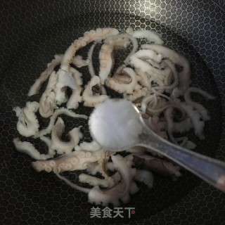 “咸菜”长腿蛸炒咸菜的做法步骤：3