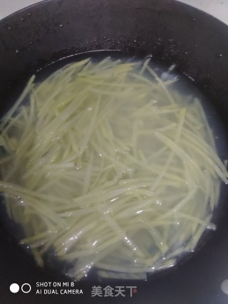 凉拌土豆丝的做法步骤：3