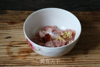 青椒肉丝的做法步骤：2