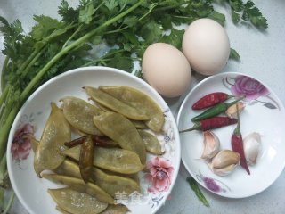 咸菜炒鸡蛋的做法步骤：1