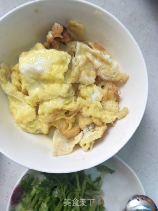 咸菜炒鸡蛋的做法步骤：4