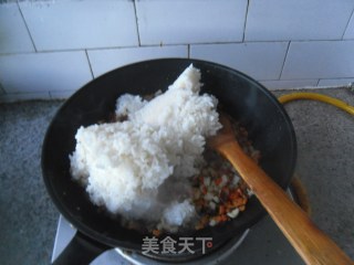 火腿咸蛋炒饭的做法步骤：7