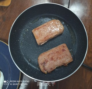 馒头火腿煎蛋三明治的做法步骤：3
