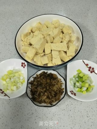 雪菜炖冻豆腐的做法步骤：4