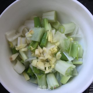 胡椒葱段烧牛柳的做法步骤：3