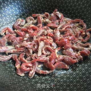 胡椒葱段烧牛柳的做法步骤：4