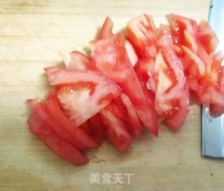番茄鸡蛋青菜汤面的做法步骤：2