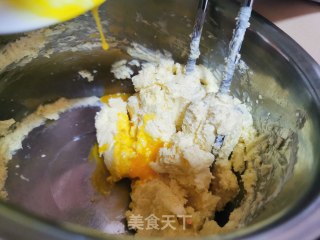 蜘蛛精杏仁可可小饼干的做法步骤：2