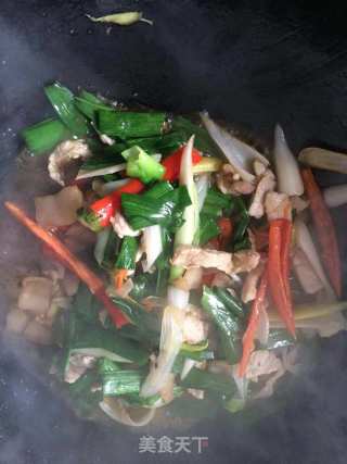 蒜苗炒肉的做法步骤：6