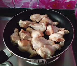 可乐鸡翅根的做法步骤：2