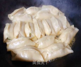 #花样面食#猪肉韭菜锅贴的做法步骤：10