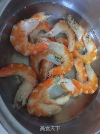 红焖虾干的做法步骤：1