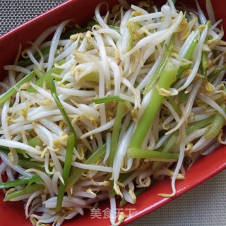 西芹炒笨豆芽的做法步骤：7