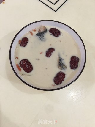 红枣枸杞生鱼汤的做法步骤：9