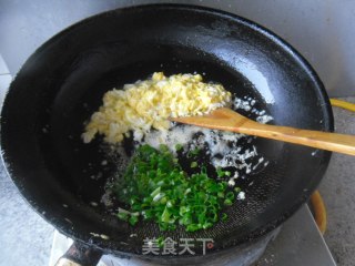 鸡蛋酱炒饭的做法步骤：4