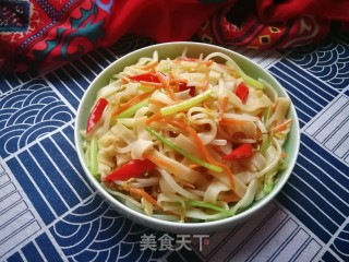 胡萝卜豆芽芹菜炒河粉的做法步骤：11