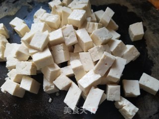 紫菜豆腐蛋花汤的做法步骤：2
