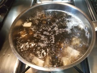 紫菜豆腐蛋花汤的做法步骤：5