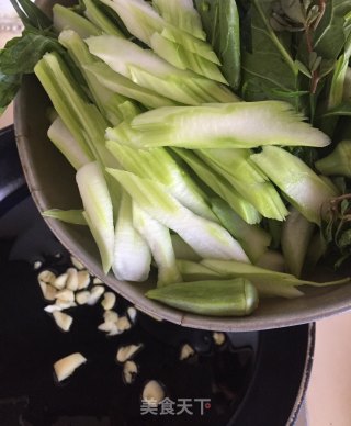蒜蓉炒迟菜心的做法步骤：5