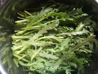 清烫茼蒿的做法步骤：2