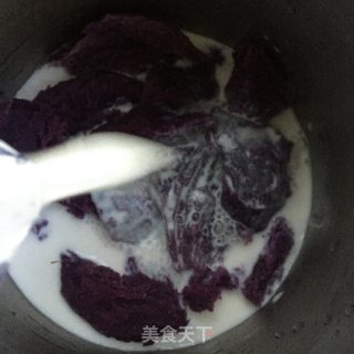 枸杞紫薯奶昔的做法步骤：3