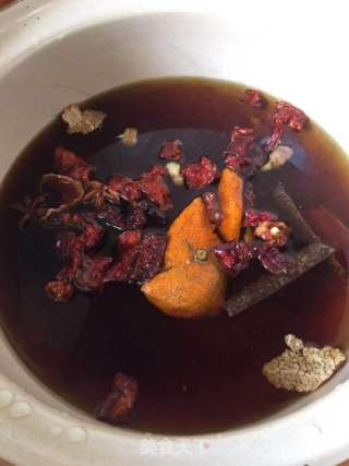 卤牛肉的做法步骤：2