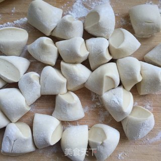 白菜鲜肉包的做法步骤：7