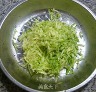 蒸西葫芦肉馅大馄饨的做法步骤：6