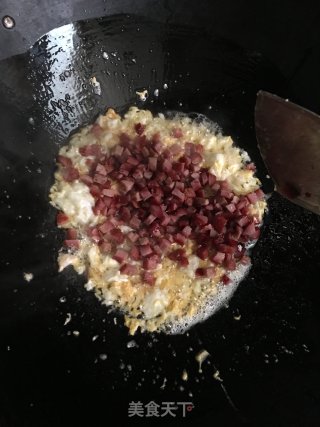叉烧鸡蛋炒饭的做法步骤：6