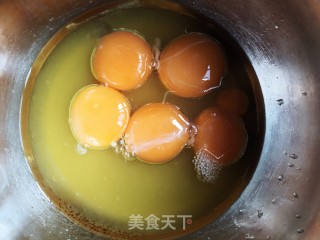 橙汁戚风的做法步骤：2