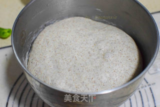简单好做好吃的核桃软欧包的做法步骤：3