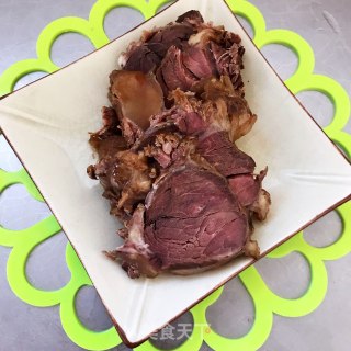 卤牛肉的做法步骤：4