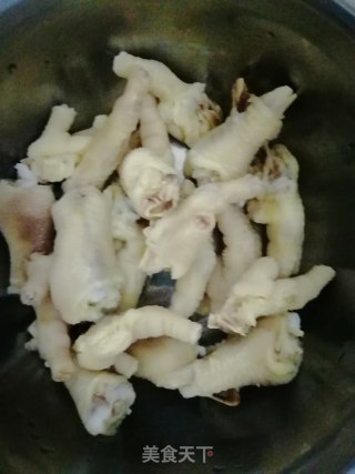 红烧鸡爪的做法步骤：3
