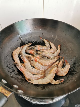 红烧大虾的做法步骤：3