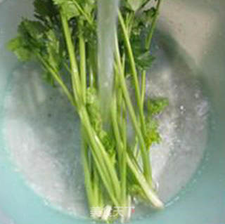 香芹鸡蛋馅盒子的做法步骤：5