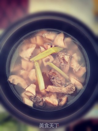 莲藕排骨煲的做法步骤：9