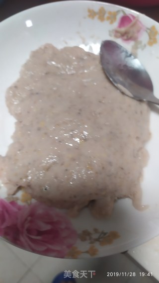虾胶炒青椒的做法步骤：2