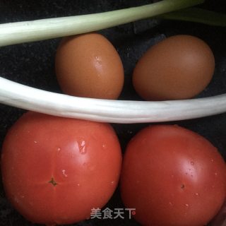 番茄鸡蛋泡饭的做法步骤：1