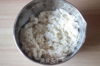 包子店人气早点---肠仔馒头的做法步骤：4