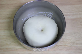 包子店人气早点---肠仔馒头的做法步骤：6