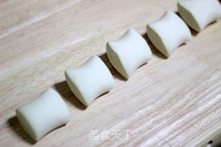 包子店人气早点---肠仔馒头的做法步骤：7
