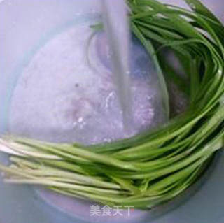 韭菜猪肉馅盒子的做法步骤：4