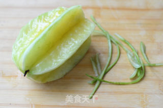 蜂蜜杨桃汁的做法步骤：2