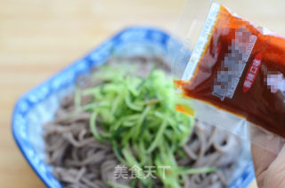 凉拌酸辣荞麦面的做法步骤：6